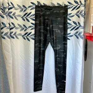 EUC Never washed or worn. Nike One Dri-Fit Camo High Waist Leggings Size Medium